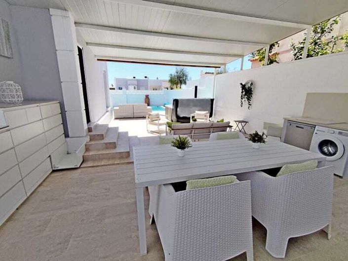Image No.6-2 Bed Property for sale