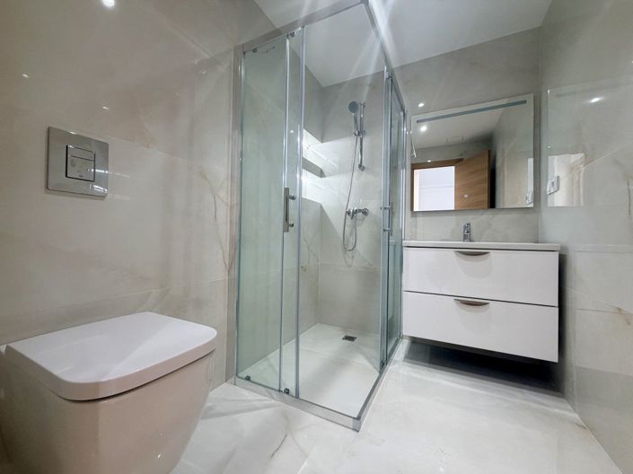 Image No.20-2 Bed Apartment for sale