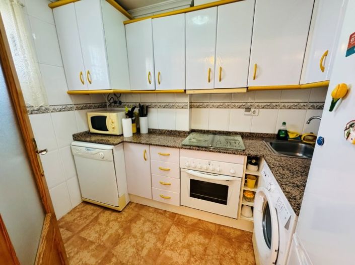 Image No.14-2 Bed House for sale