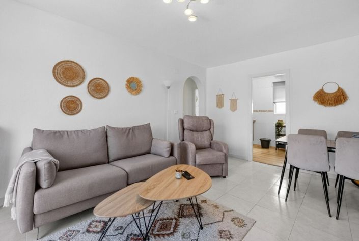 Image No.3-2 Bed Property for sale
