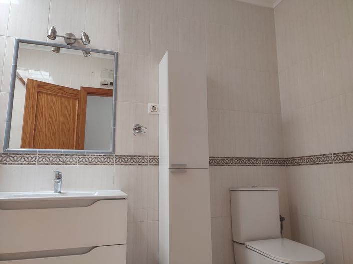 Image No.15-2 Bed House for sale