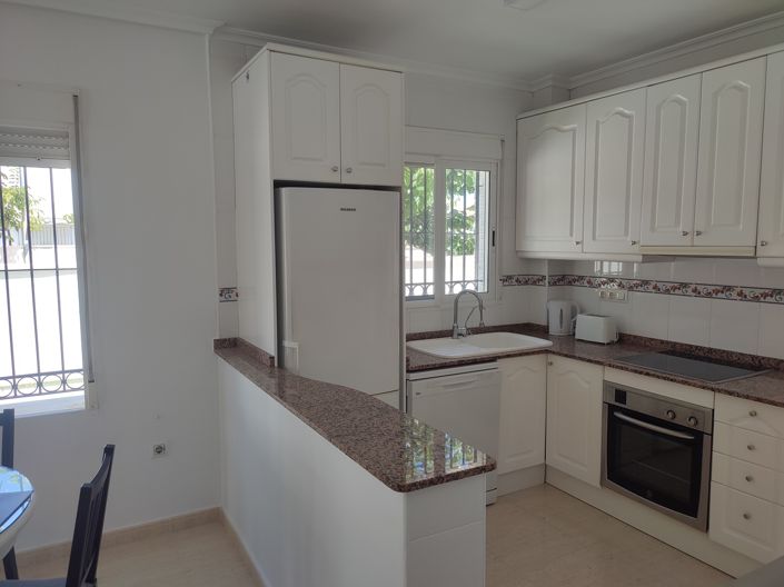 Image No.4-2 Bed House for sale