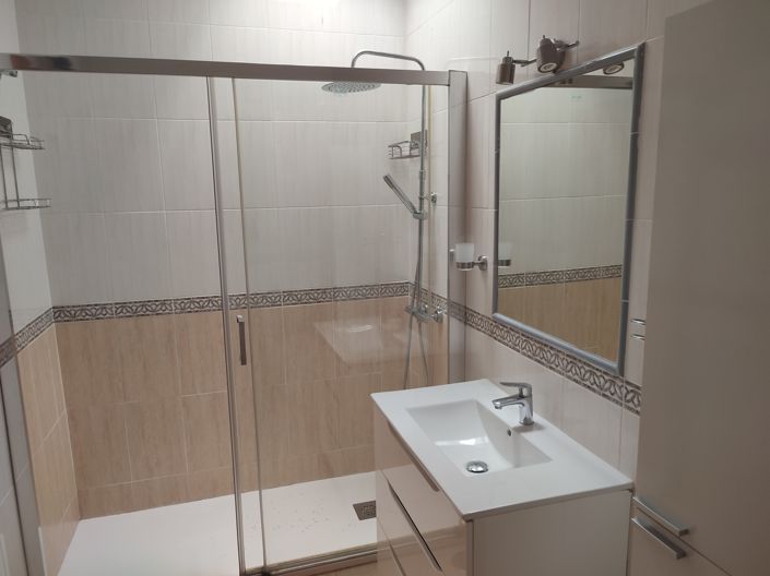 Image No.5-2 Bed House for sale