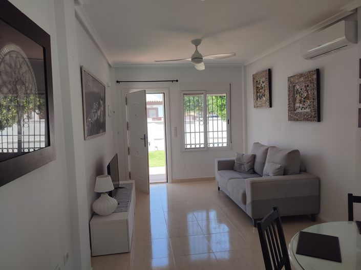 Image No.8-2 Bed House for sale