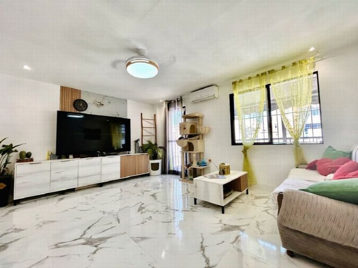 Image No.3-3 Bed Property for sale