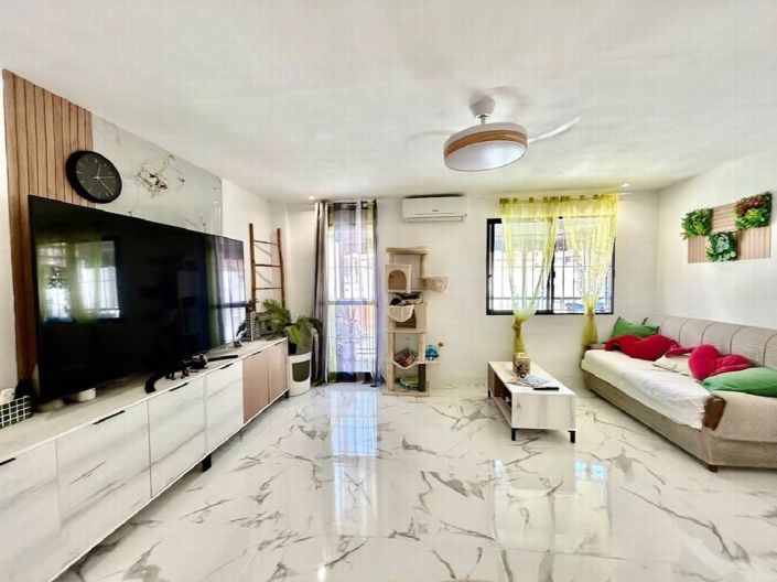 Image No.7-3 Bed Property for sale