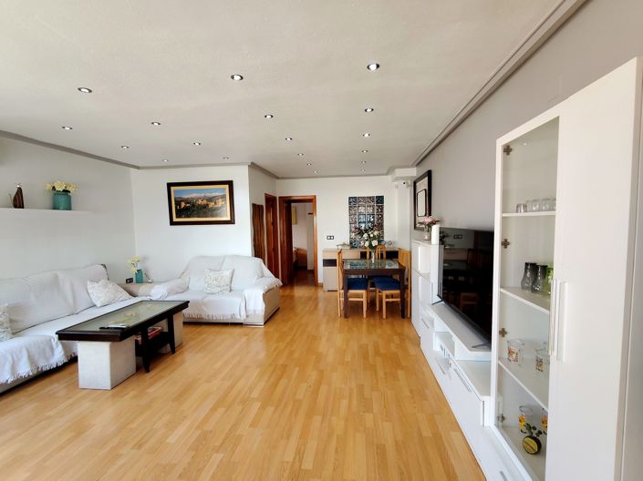 Image No.2-6 Bed Townhouse for sale