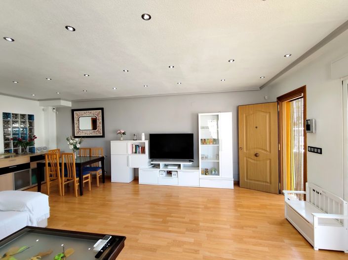 Image No.4-6 Bed Townhouse for sale