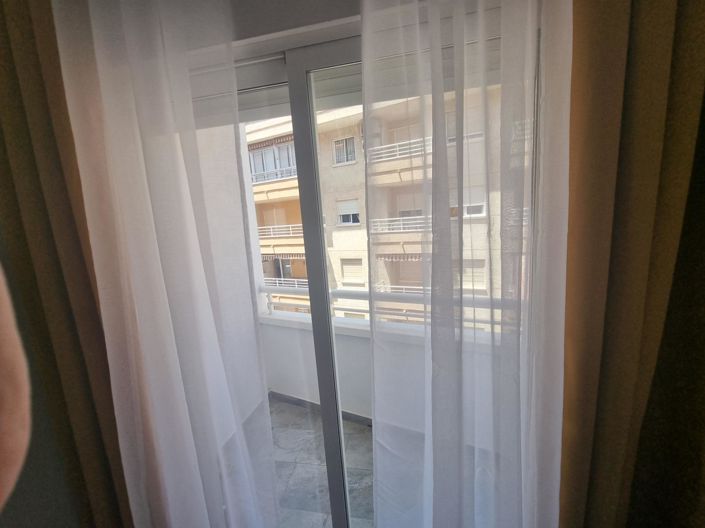 Image No.12-3 Bed Property for sale