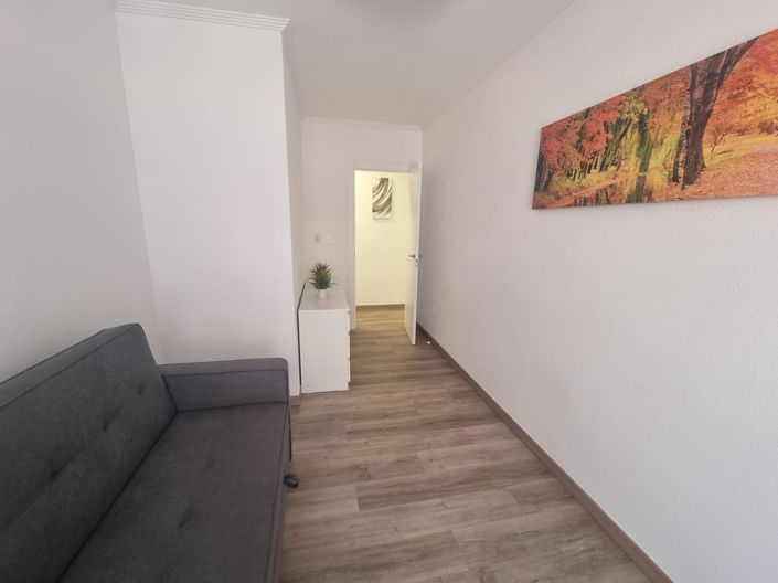 Image No.21-3 Bed Property for sale