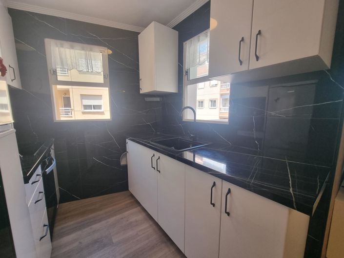 Image No.29-3 Bed Property for sale