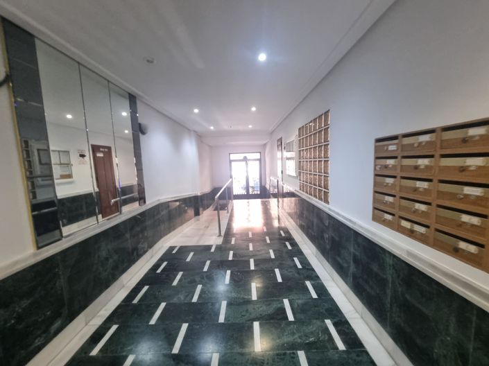 Image No.3-3 Bed Property for sale