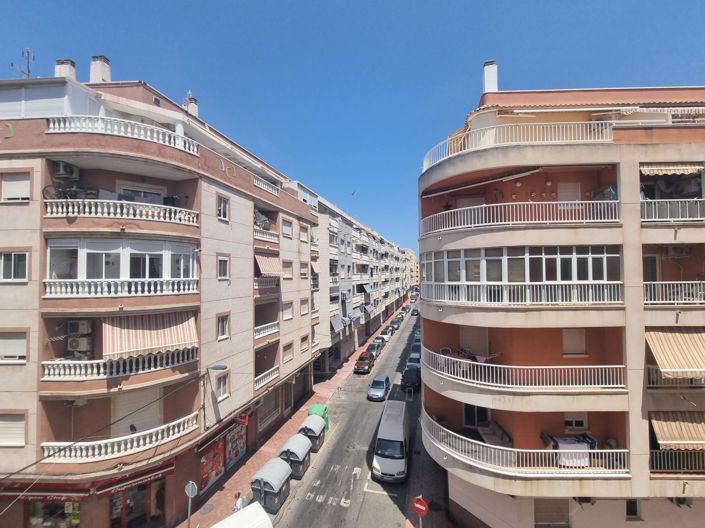Image No.32-3 Bed Property for sale