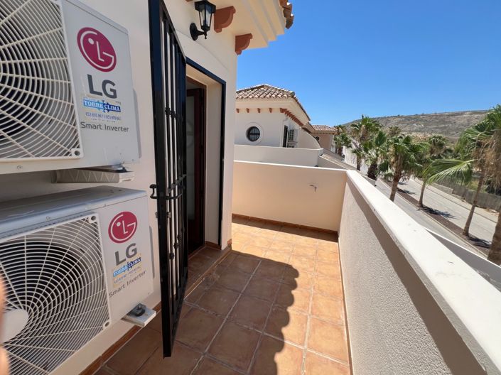 Image No.23-3 Bed Villa for sale