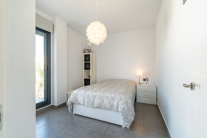 Image No.26-3 Bed Apartment for sale