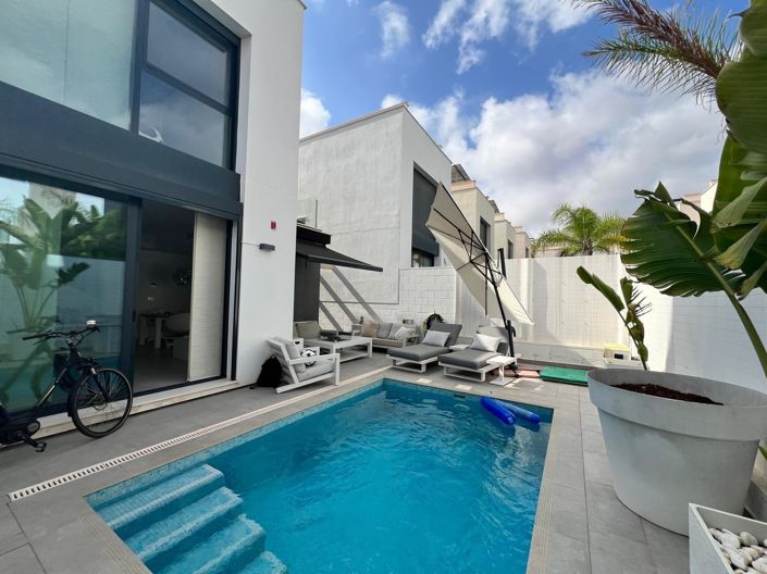 Image No.22-3 Bed Villa for sale