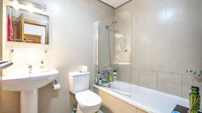 Image No.8-2 Bed Townhouse for sale