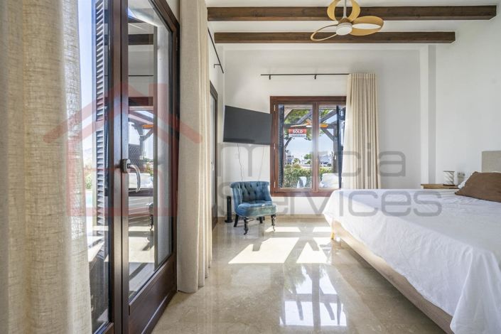 Image No.18-3 Bed Villa for sale