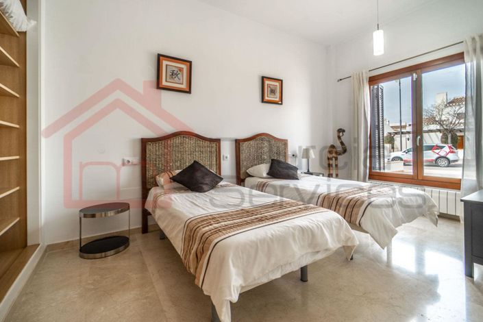 Image No.38-4 Bed Villa for sale
