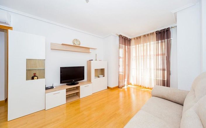 Image No.16-2 Bed House for sale