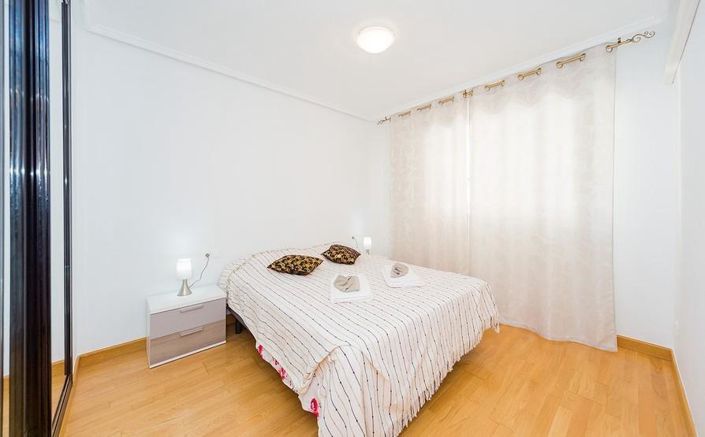 Image No.2-2 Bed House for sale