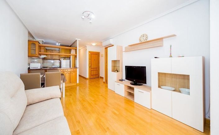 Image No.8-2 Bed House for sale