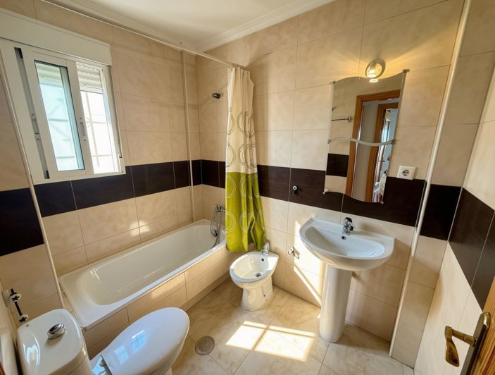 Image No.18-3 Bed Duplex for sale