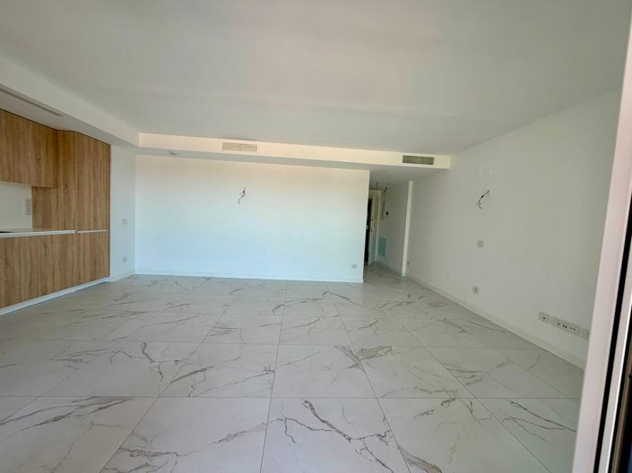 Image No.12-2 Bed House for sale