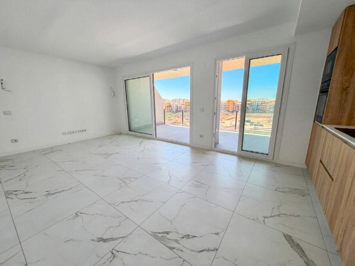 Image No.13-2 Bed Property for sale