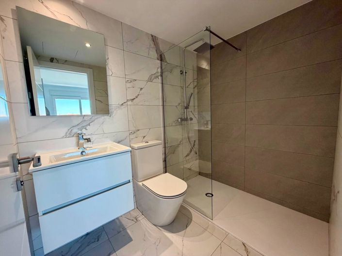 Image No.15-2 Bed Property for sale