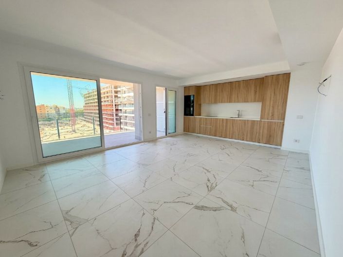 Image No.9-2 Bed Property for sale