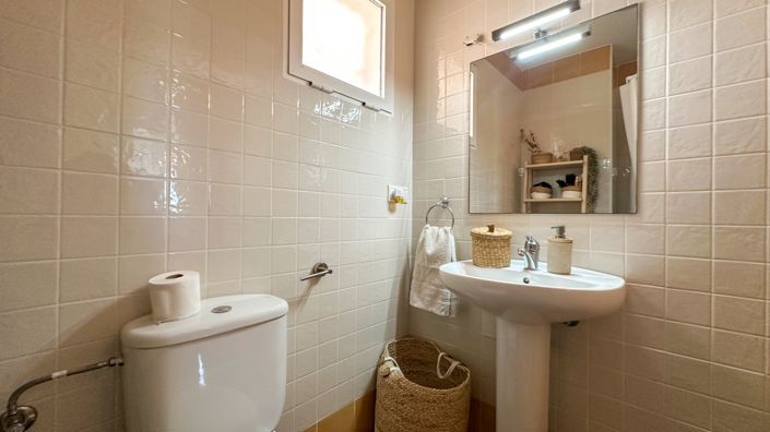 Image No.24-2 Bed House for sale