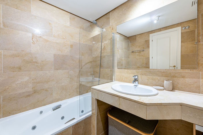Image No.18-2 Bed Apartment for sale