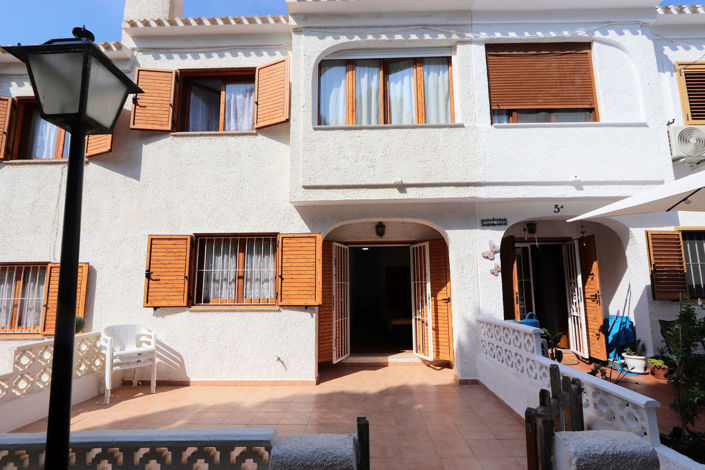 Image No.18-3 Bed House for sale