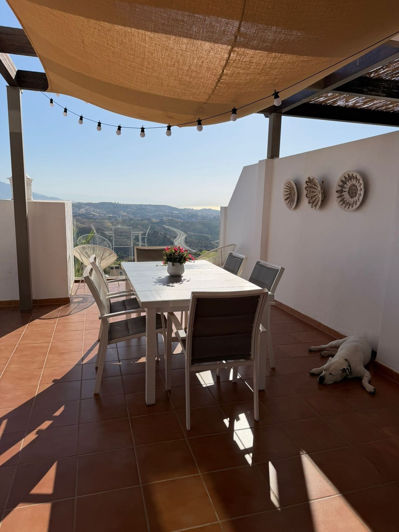 Image No.14-2 Bed Property for sale