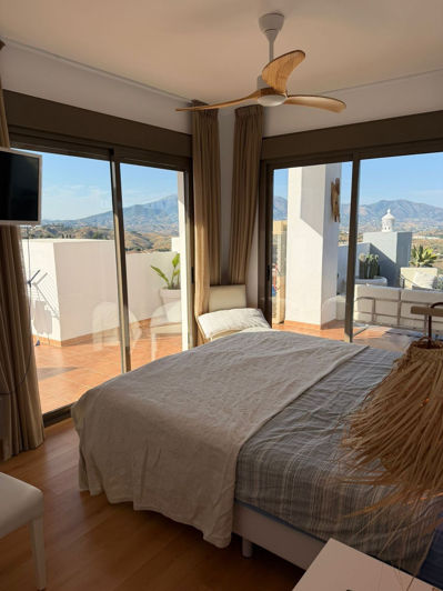 Image No.18-2 Bed Property for sale