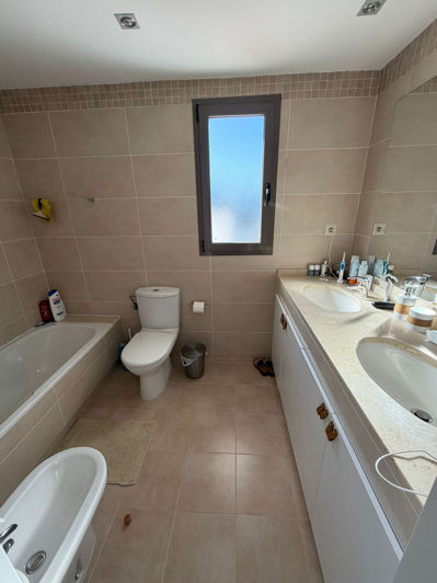 Image No.20-2 Bed Property for sale
