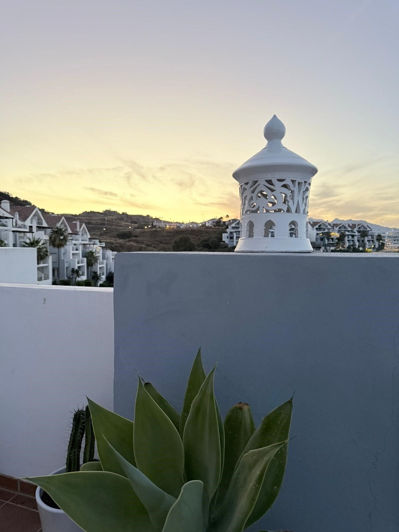 Image No.30-2 Bed Property for sale