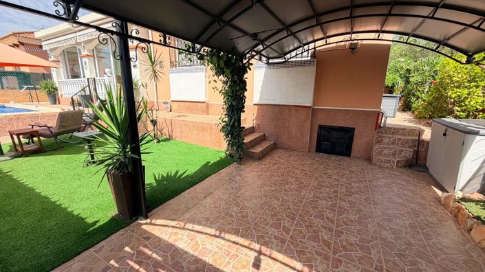 Image No.3-3 Bed Villa for sale
