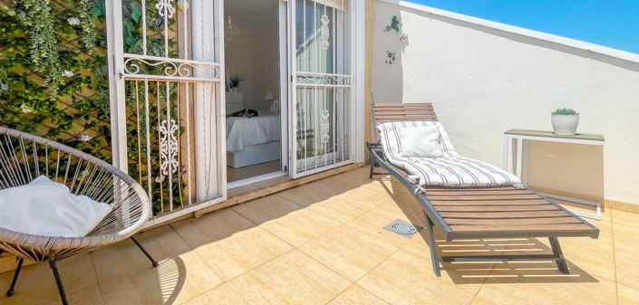 Image No.2-4 Bed Townhouse for sale