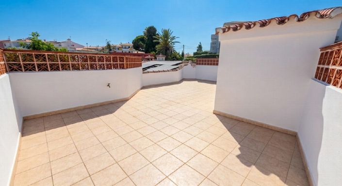 Image No.3-3 Bed Villa for sale