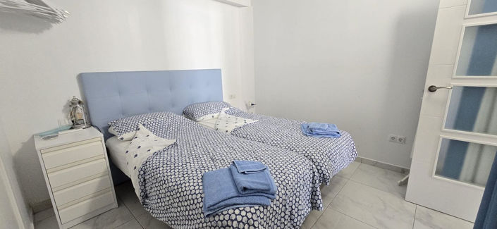 Image No.15-3 Bed House for sale