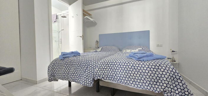 Image No.17-3 Bed House for sale