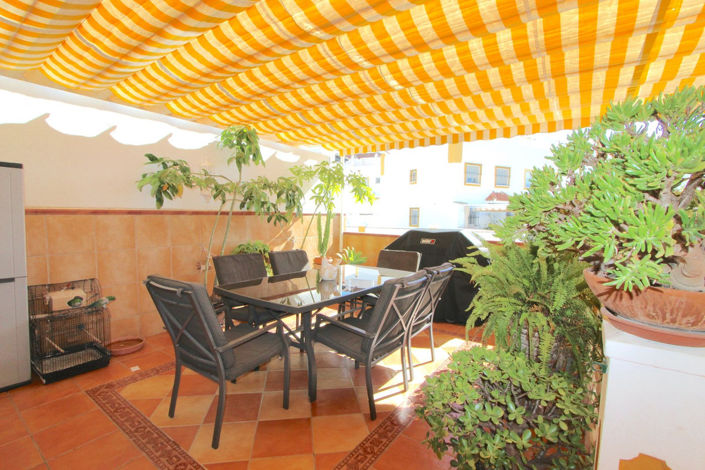 Image No.3-5 Bed House for sale