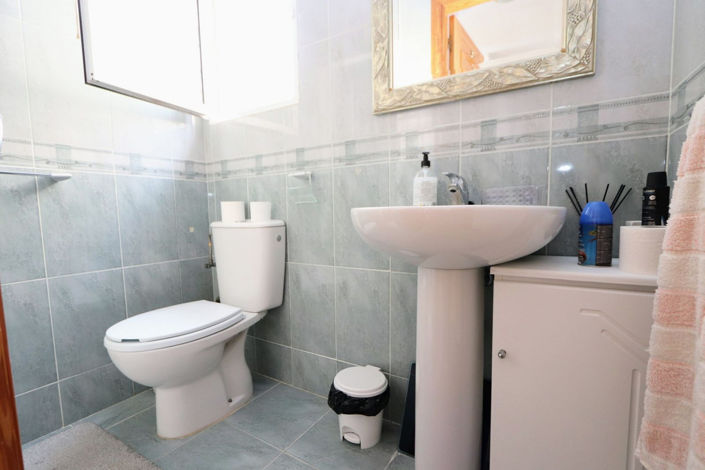 Image No.14-3 Bed House for sale
