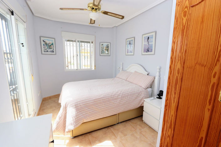 Image No.19-3 Bed House for sale