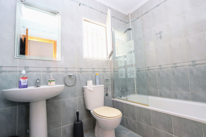 Image No.26-3 Bed House for sale