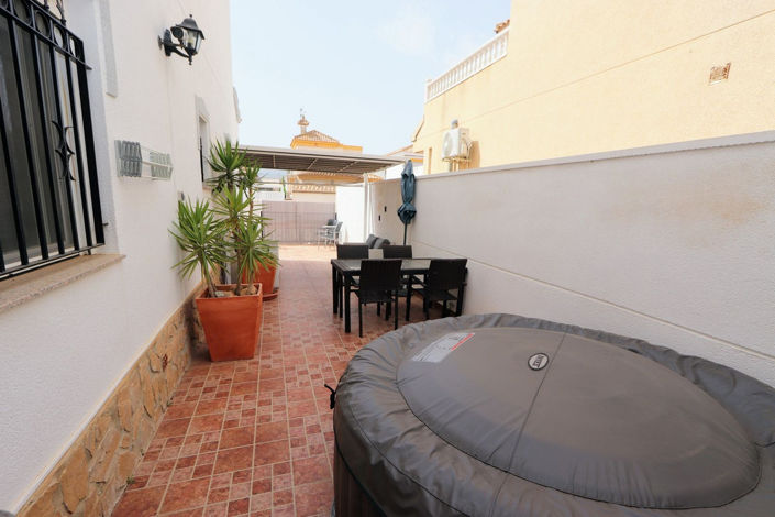 Image No.32-3 Bed House for sale