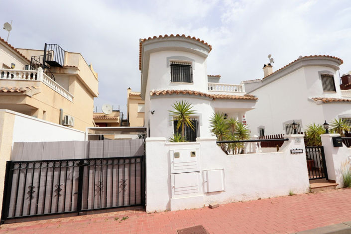 Image No.42-3 Bed House for sale