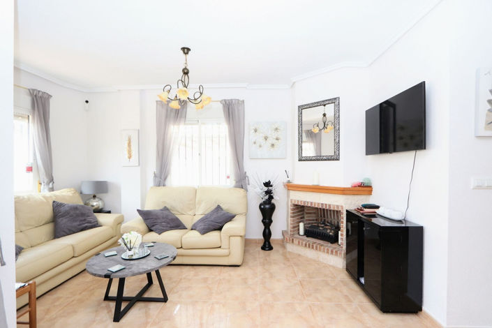 Image No.6-3 Bed House for sale